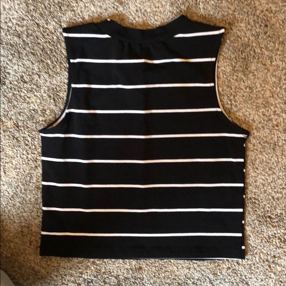 SHEIN crop top - Picture 5 of 7